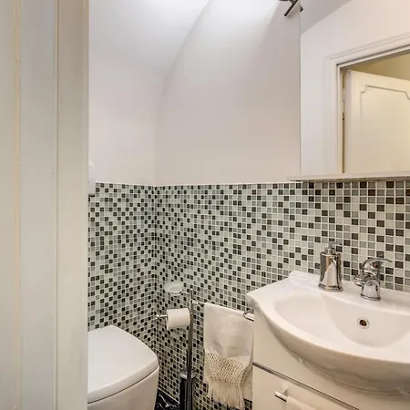Cozy Flat In Front Of Fori Imperiali 로마