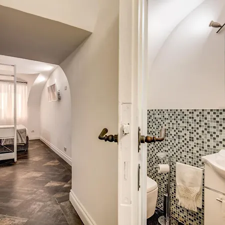 Cozy Flat In Front Of Fori Imperiali Apartment Rome